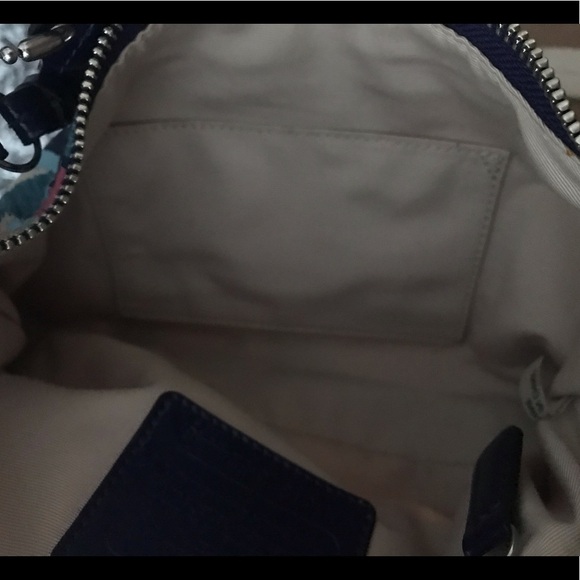 Coach cross the body bag. - Picture 7 of 8